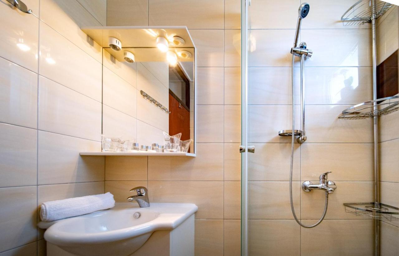 Apartments Lazaric Lopar Exterior foto